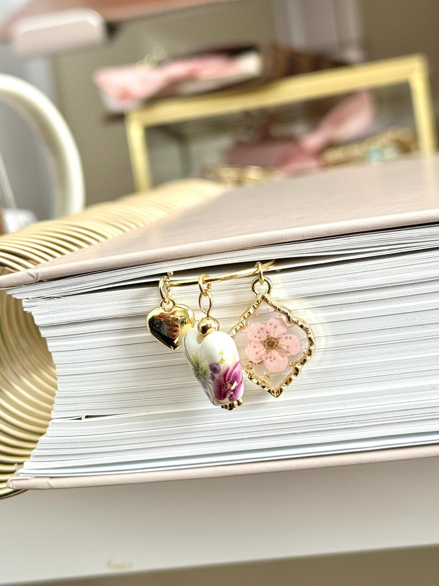 Planner Paper Clip Flower Bookmark for Journal Pink Planner Accessories Cute Adorable Planning Accessory Book Jumbo Placeholder Heart Charm