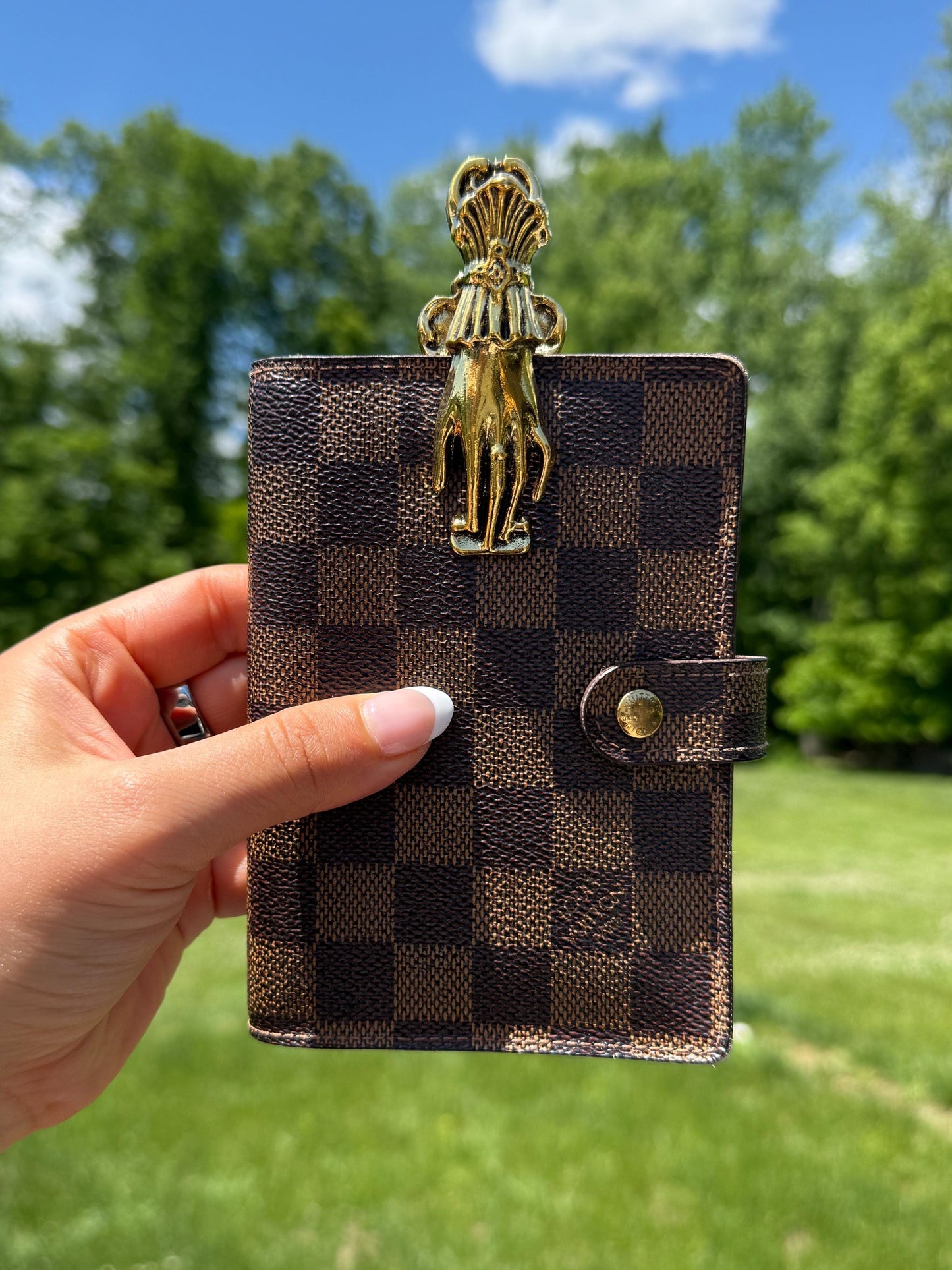 Hand-Shaped Paper Holder: Vintage Brass Clip (Wall Mountable)