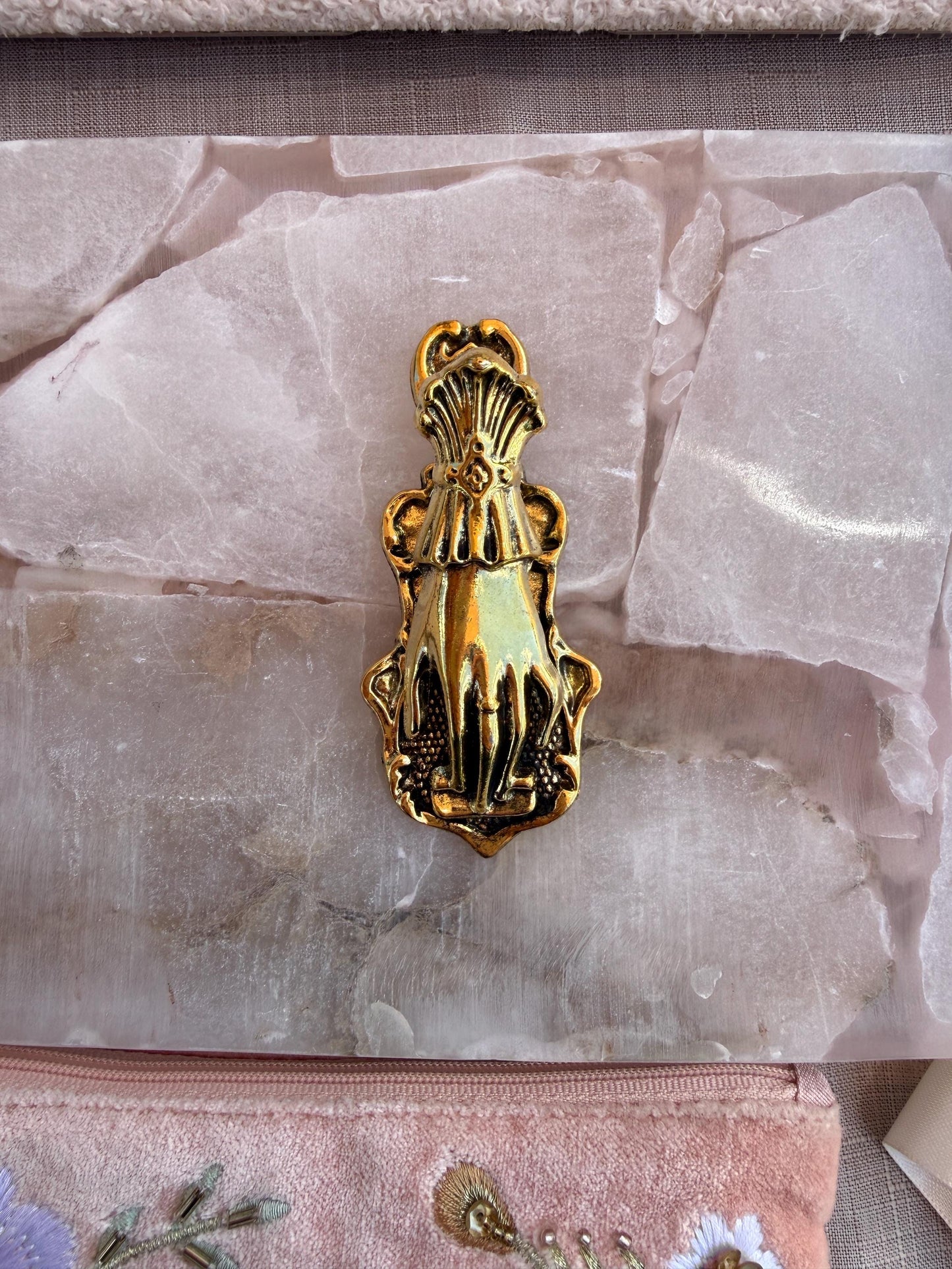 Hand-Shaped Paper Holder: Vintage Brass Clip (Wall Mountable)