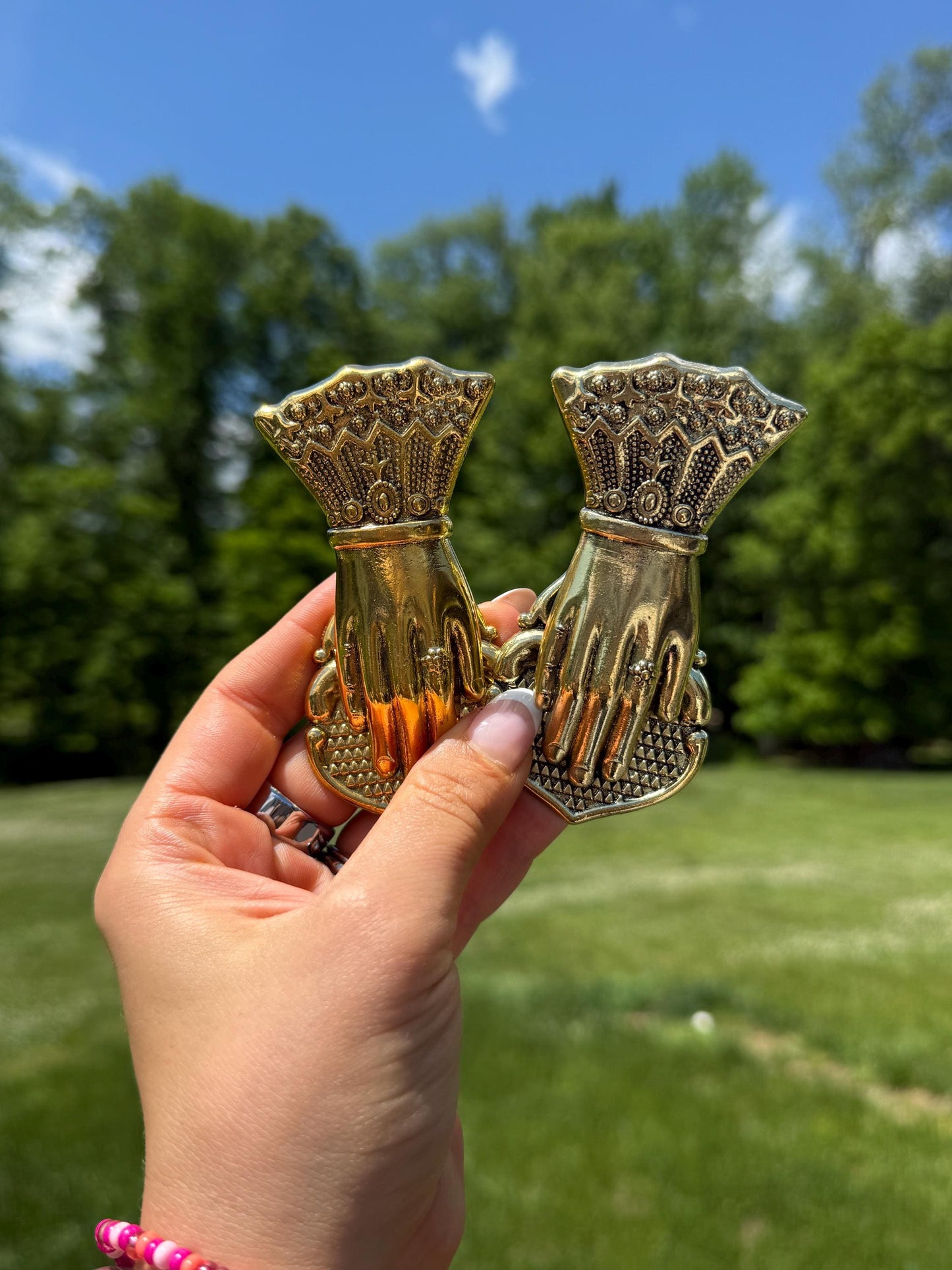 Hand-Shaped Paper Holder: Vintage Brass Clip (Wall Mountable)