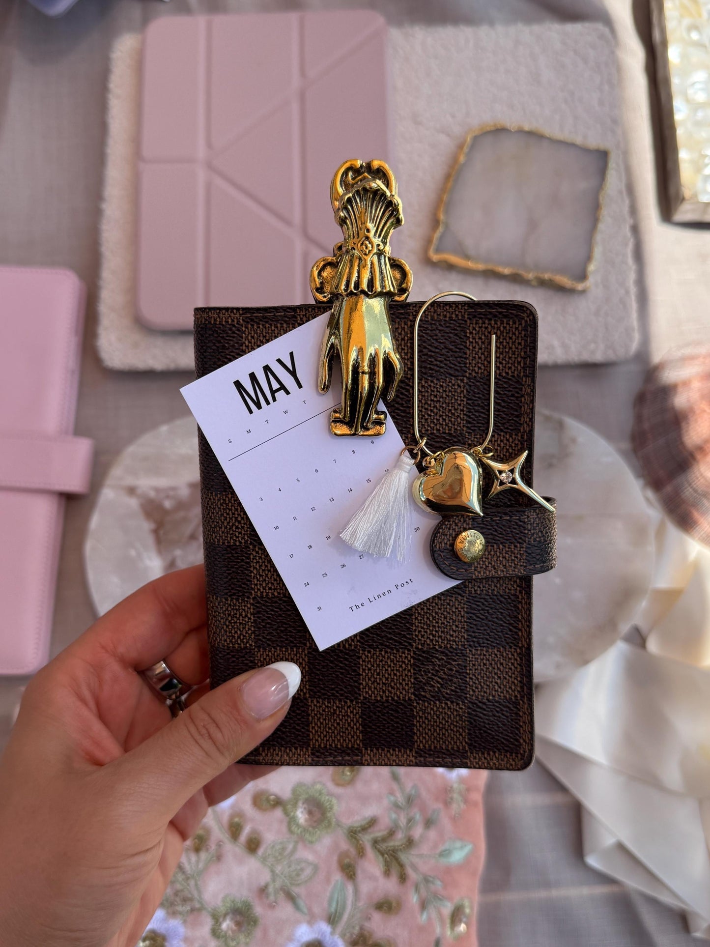 Hand-Shaped Paper Holder: Vintage Brass Clip (Wall Mountable)